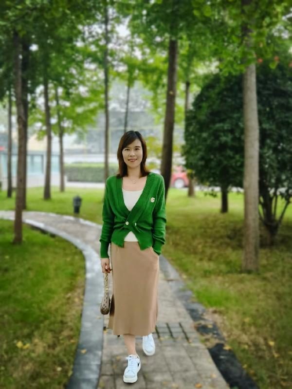 夏亚荣 夏亚荣
